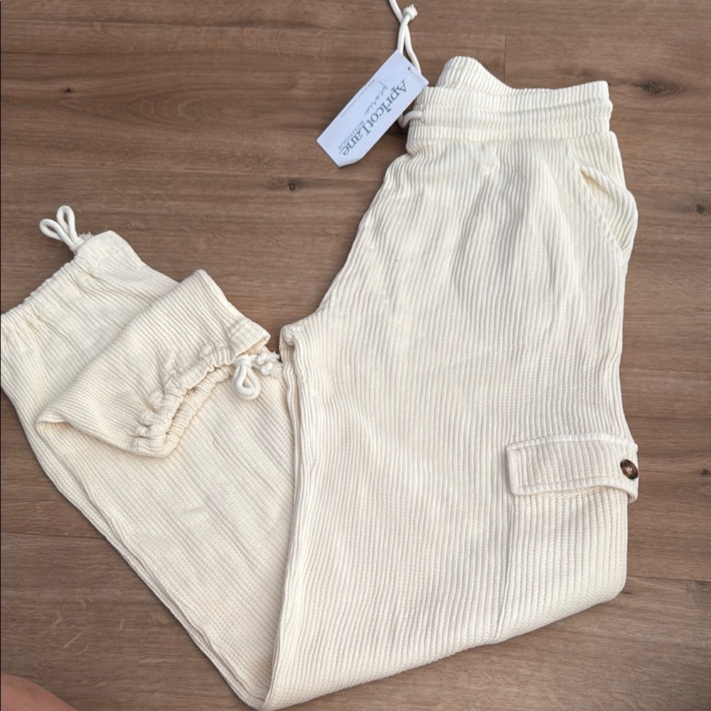 Women’s Cream Ribbed cargo Pants - Apricot Lane